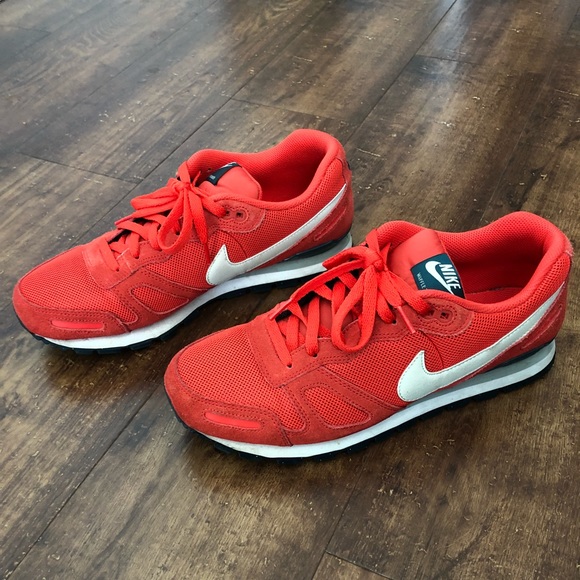 nike waffle trainer red